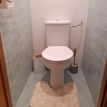 Slnecny 2 Izbovy 10 Min. Od Centra Mesta Banska Bystrica