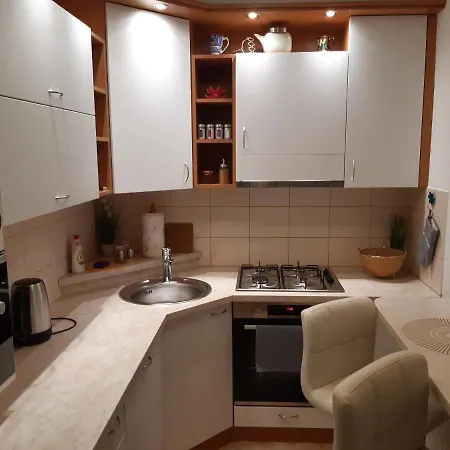 Slnecny 2 Izbovy 10 Min. Od Centra Mesta * Banská Bystrica