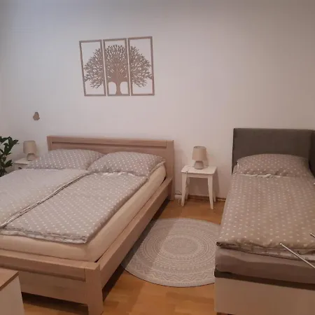 Daire Slnecny 2 Izbovy 10 Min. Od Centra Mesta